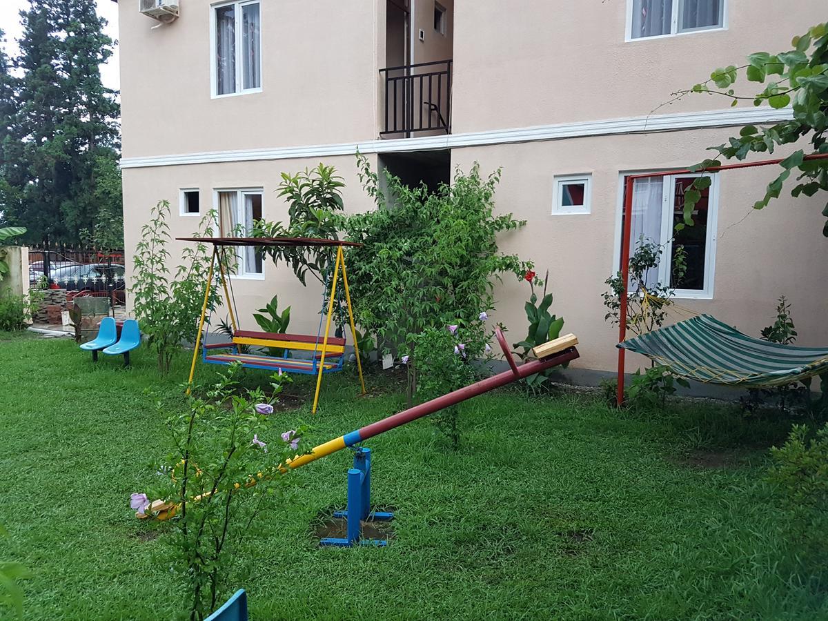 Apartment Nodmax Уреки Екстериор снимка