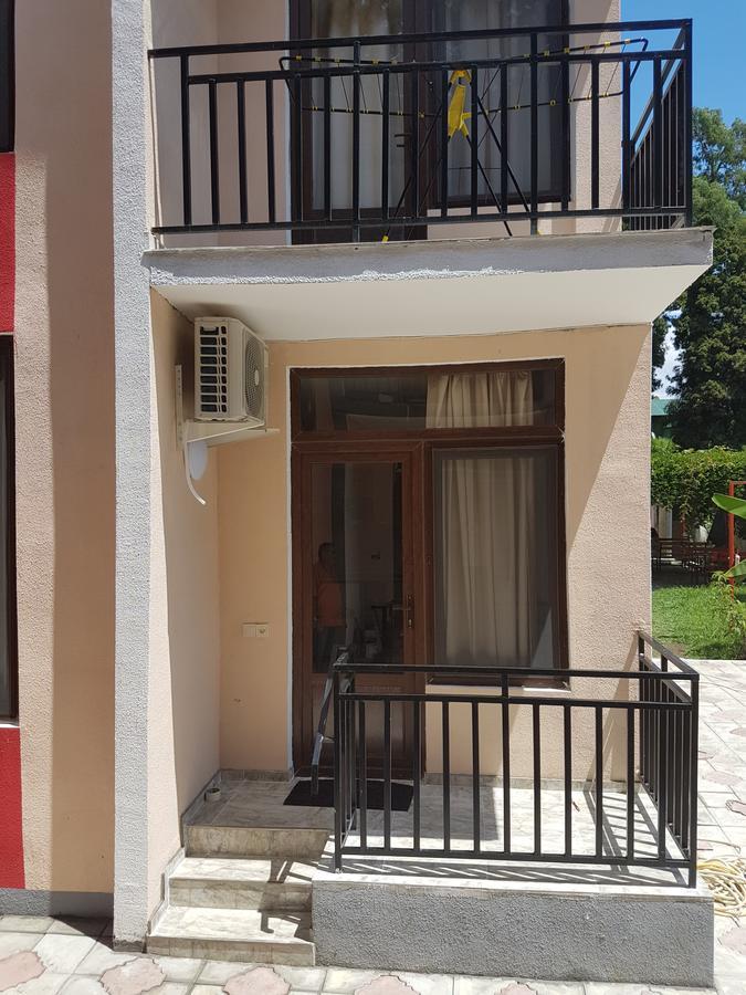Apartment Nodmax Уреки Екстериор снимка