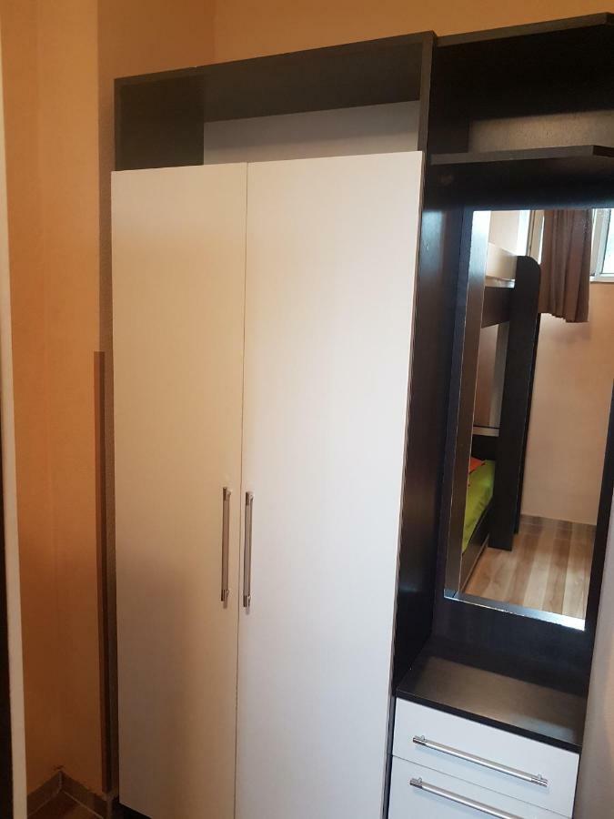 Apartment Nodmax Уреки Екстериор снимка
