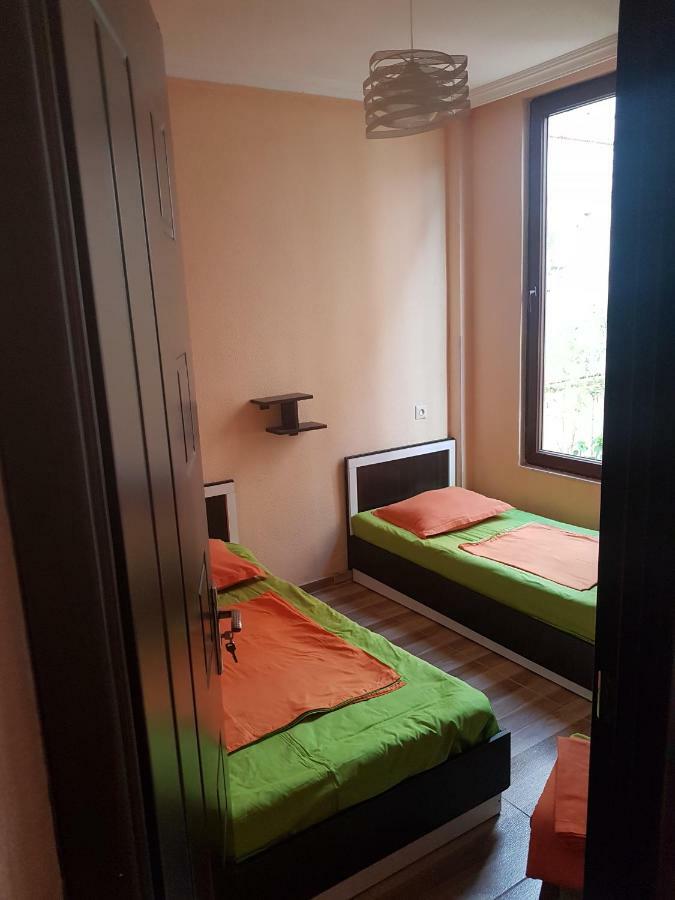 Apartment Nodmax Уреки Екстериор снимка